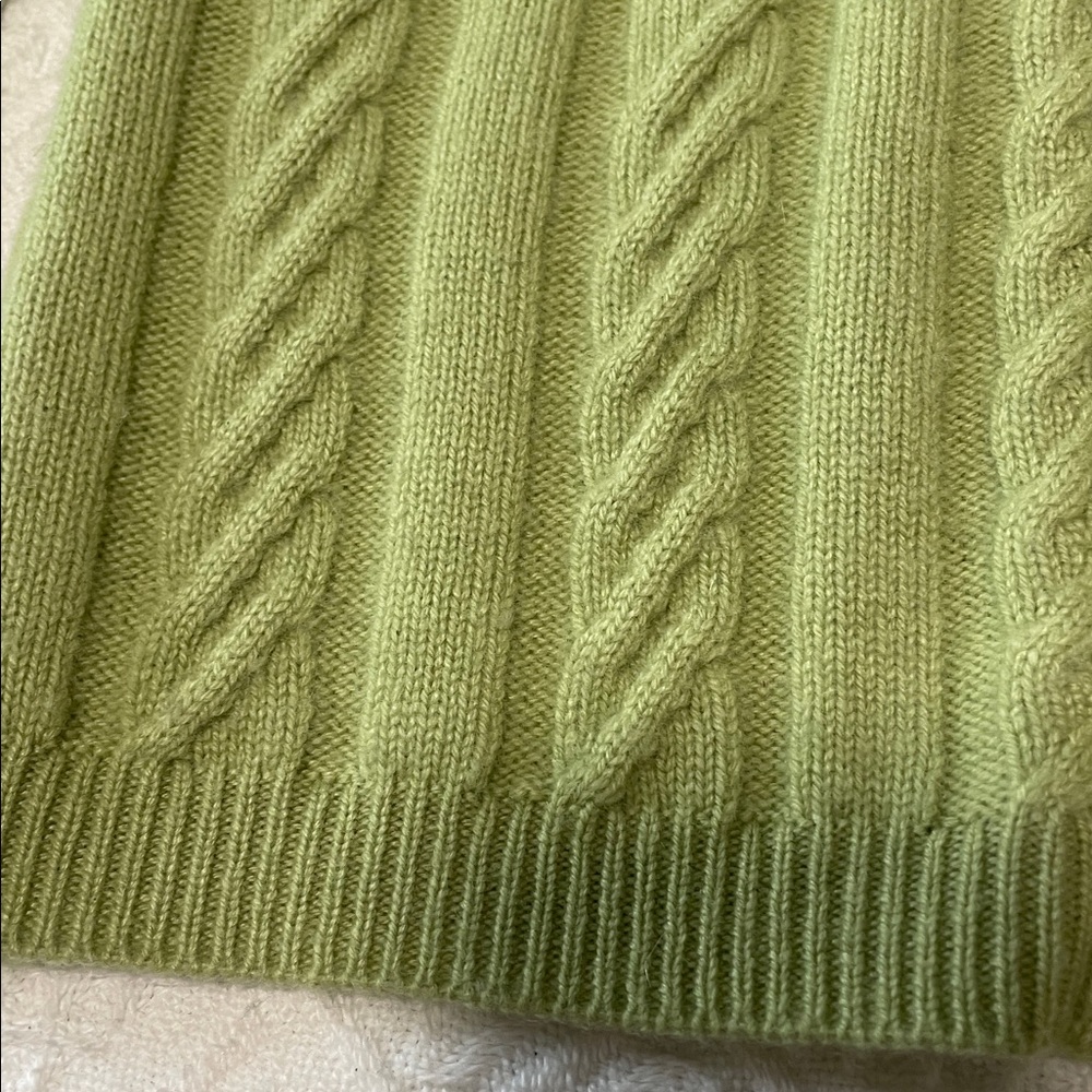 100% cashmere ST. JOHN Green cable Knit sweater - Picture 9 of 17